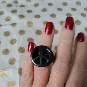**3 for $9** NWOT Blk Resin Peace Sign Ring Size 8
